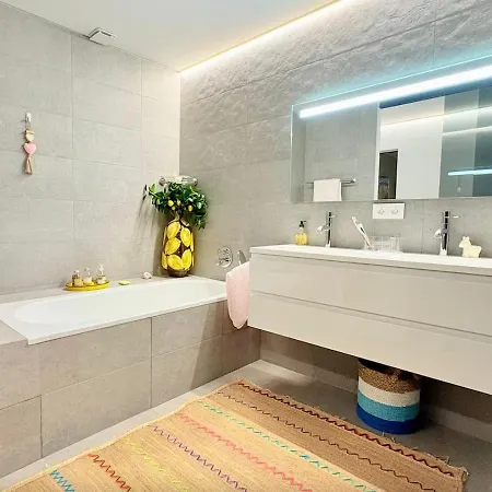 St Tropez Centre 3chambres Et Jardin Appartamento *