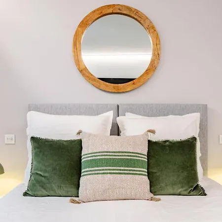 St Tropez Centre 3chambres Et Jardin *