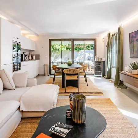 St Tropez Centre 3chambres Et Jardin *